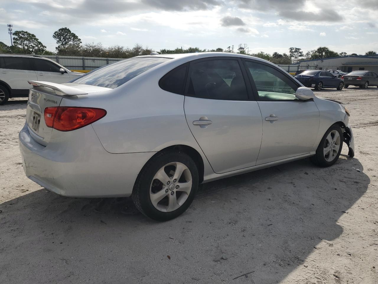2008 Hyundai Elantra - Image 3