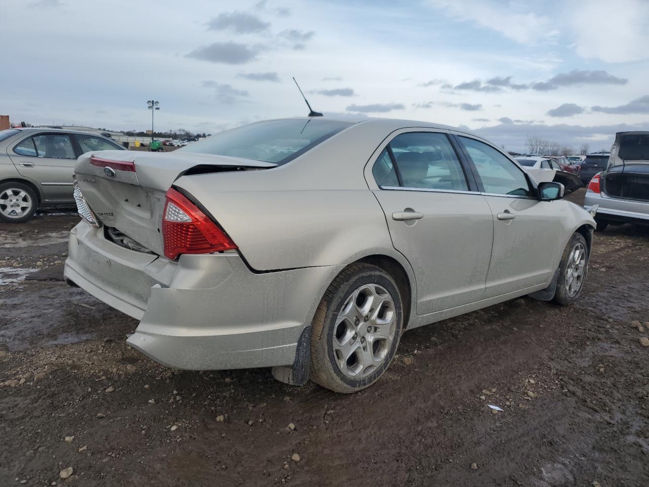 2010 Ford Fusion - Image 3
