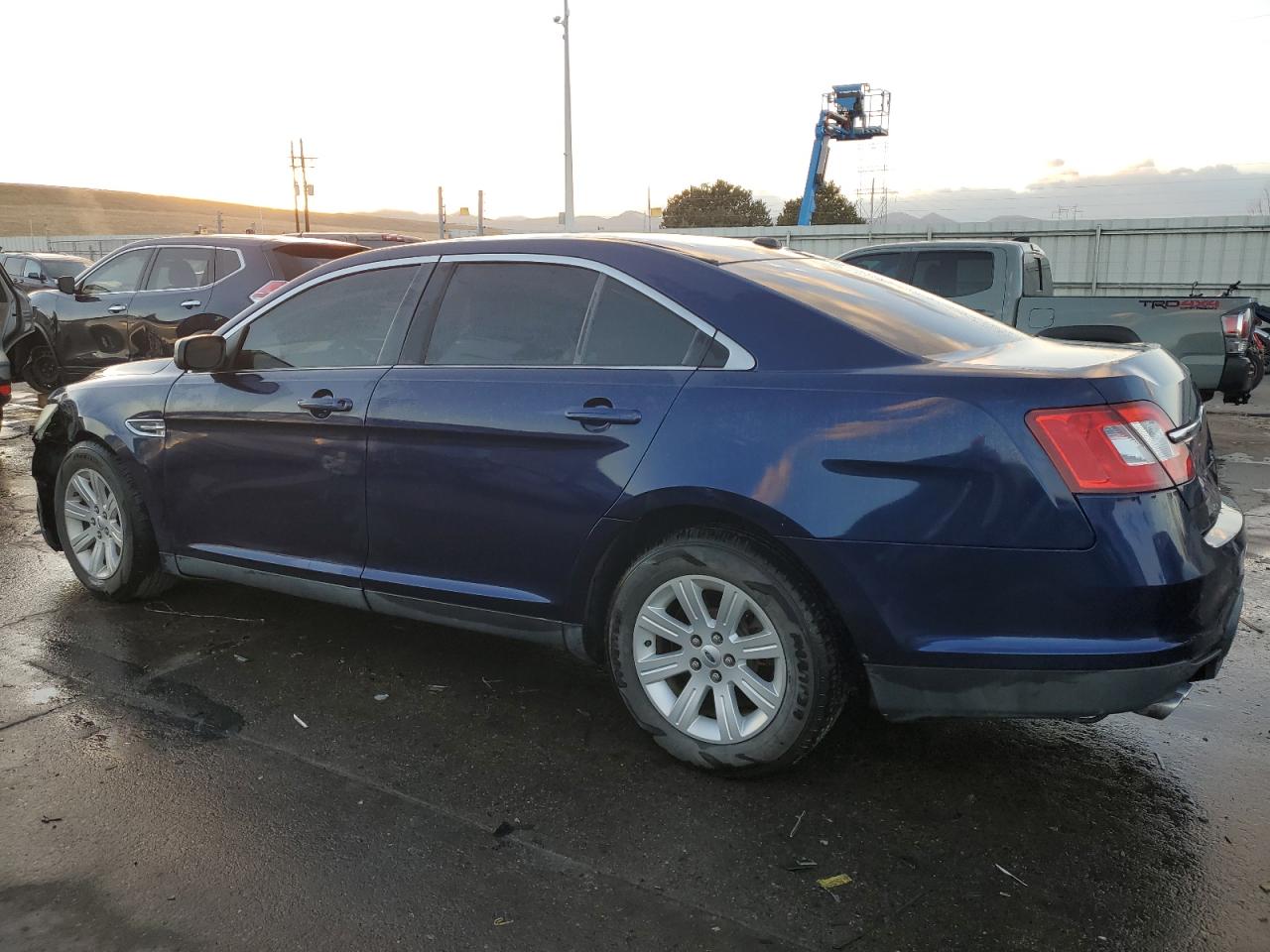 2011 Ford Taurus - Image 2