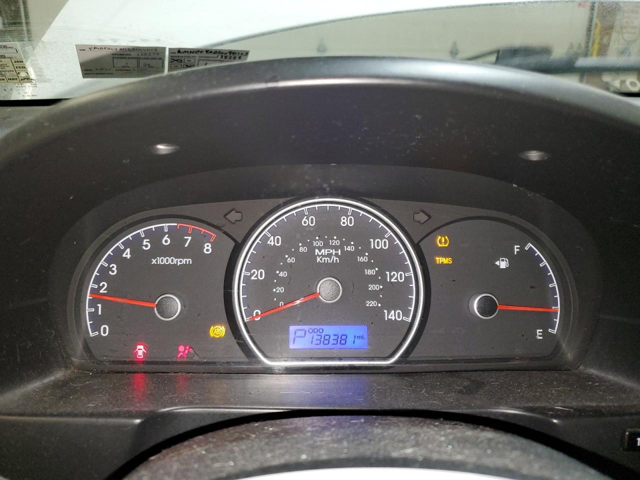 2010 Hyundai Elantra - Image 9