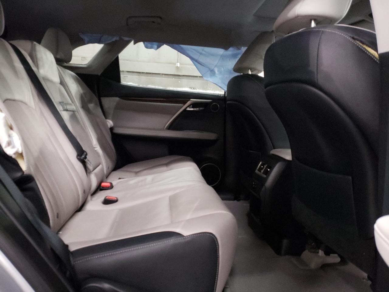 2019 Lexus RX - Image 11