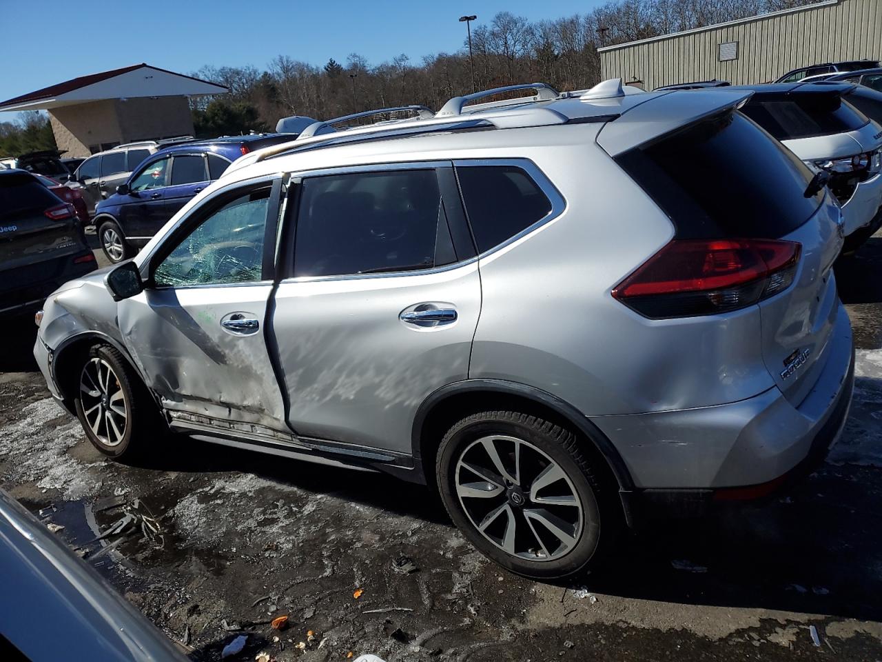 2018 Nissan Rogue - Image 2