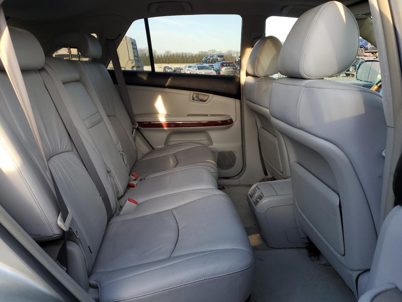 2004 Lexus RX - Image 12