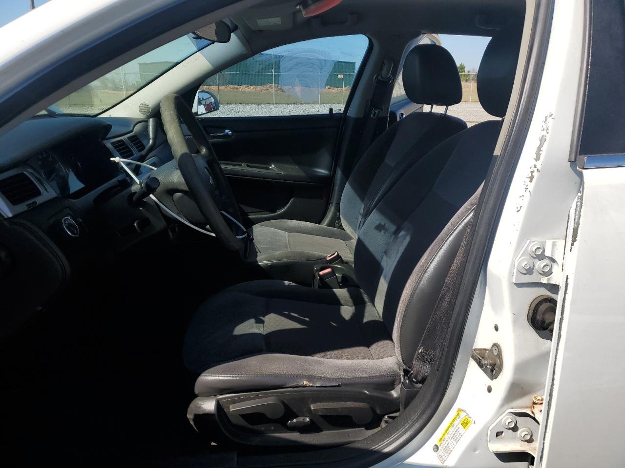 2010 Chevrolet Impala - Image 7