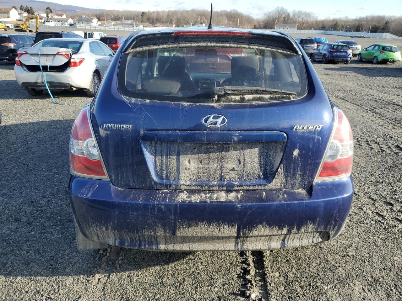 2010 Hyundai Accent - Image 6