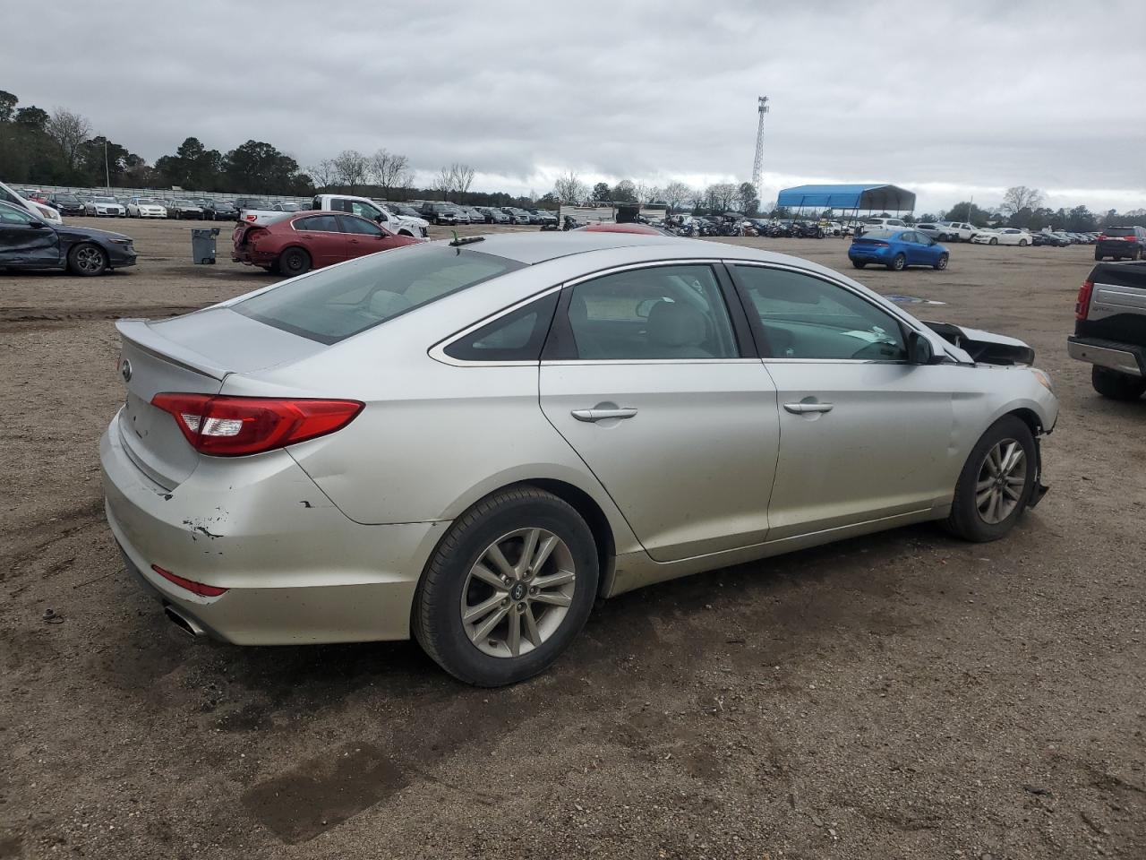 2016 Hyundai Sonata - Image 3