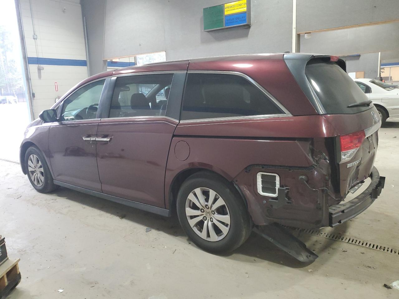 2015 Honda Odyssey - Image 2
