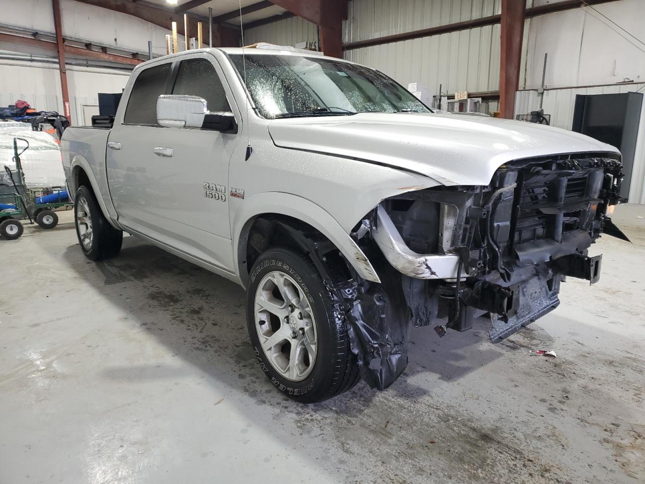 2016 RAM 1500 - Image 4