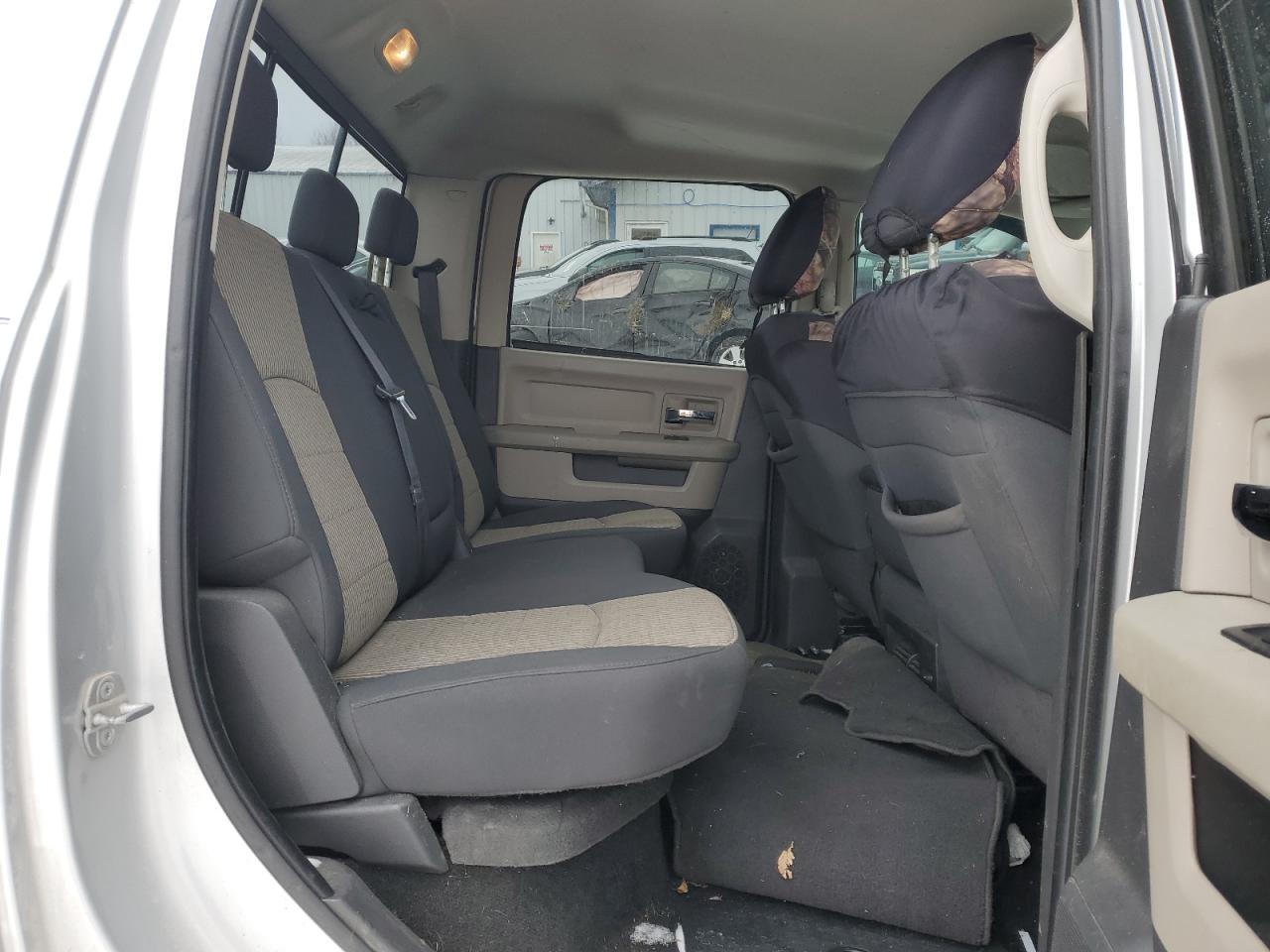 2010 Dodge RAM - Image 11