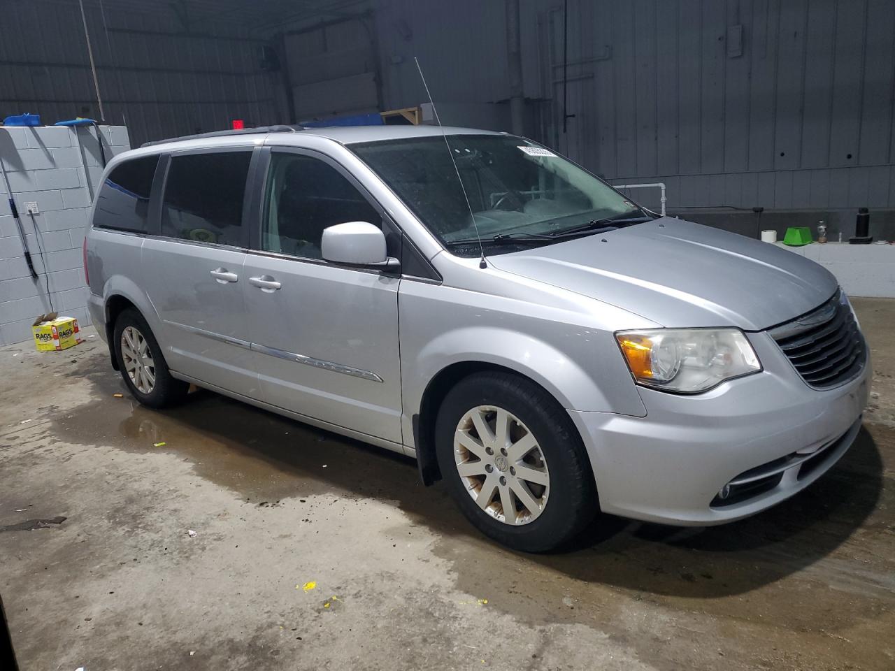 2012 Chrysler Town & Country - Image 4