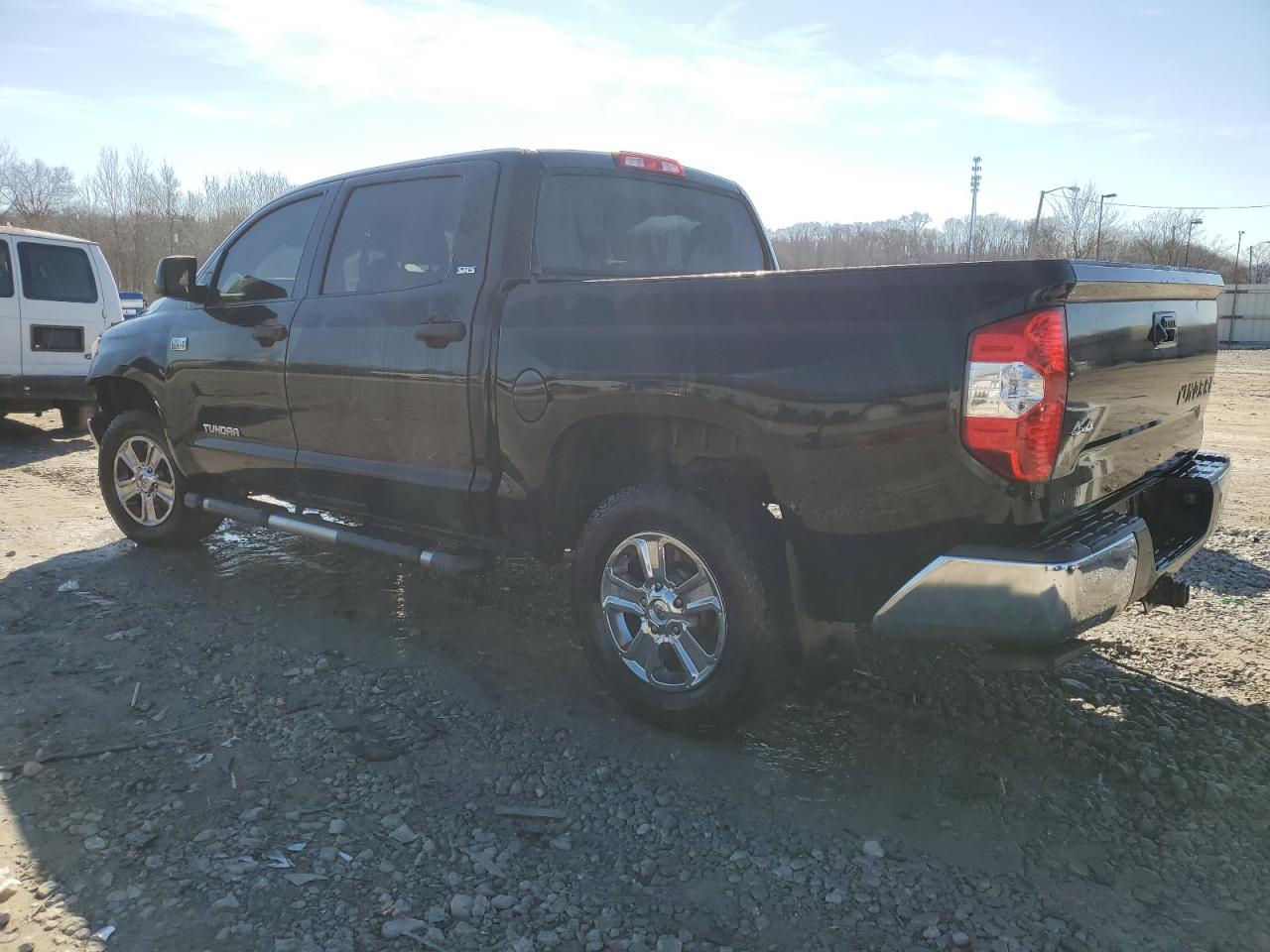 2015 Toyota Tundra - Image 2
