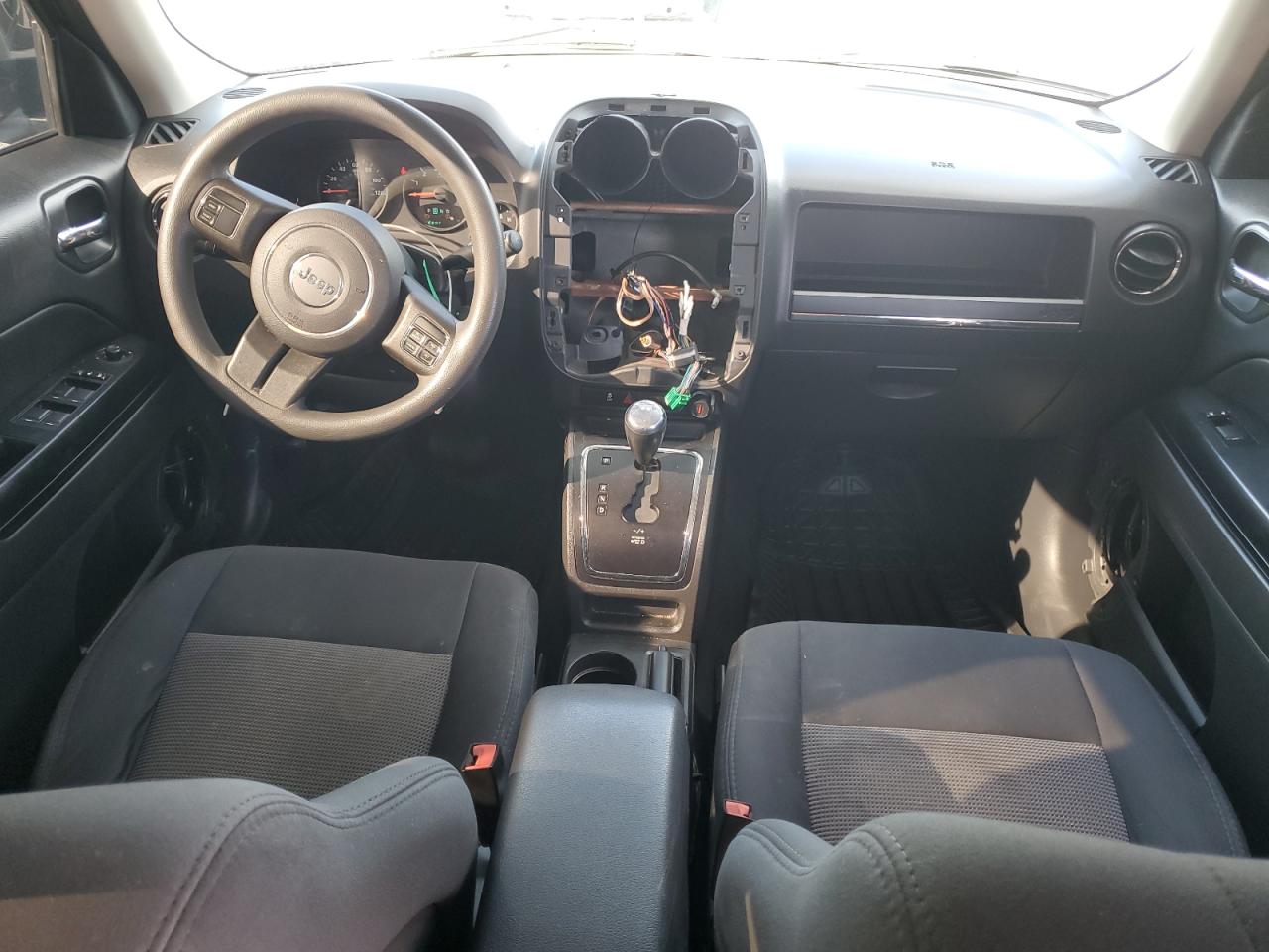2012 Jeep Liberty (Patriot) - Image 8