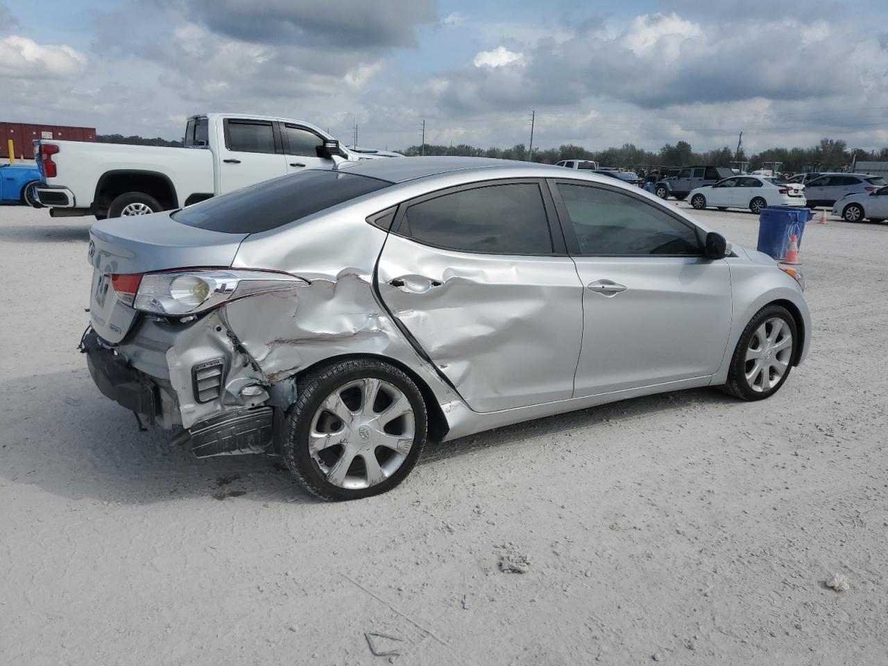 2012 Hyundai Elantra - Image 3