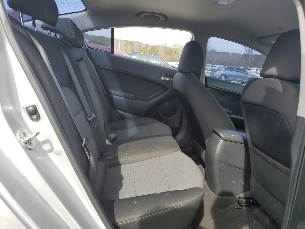 2016 Kia Forte - Image 10