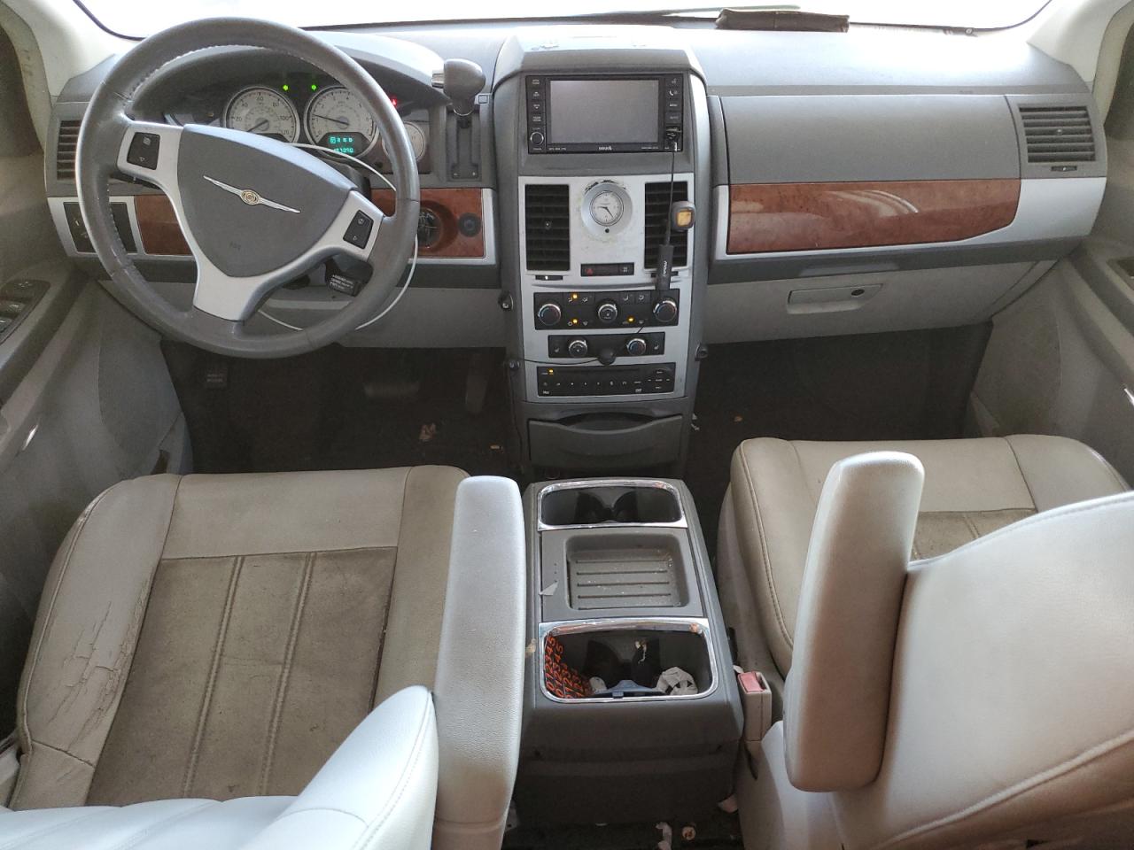 2008 Chrysler Town & Country - Image 8