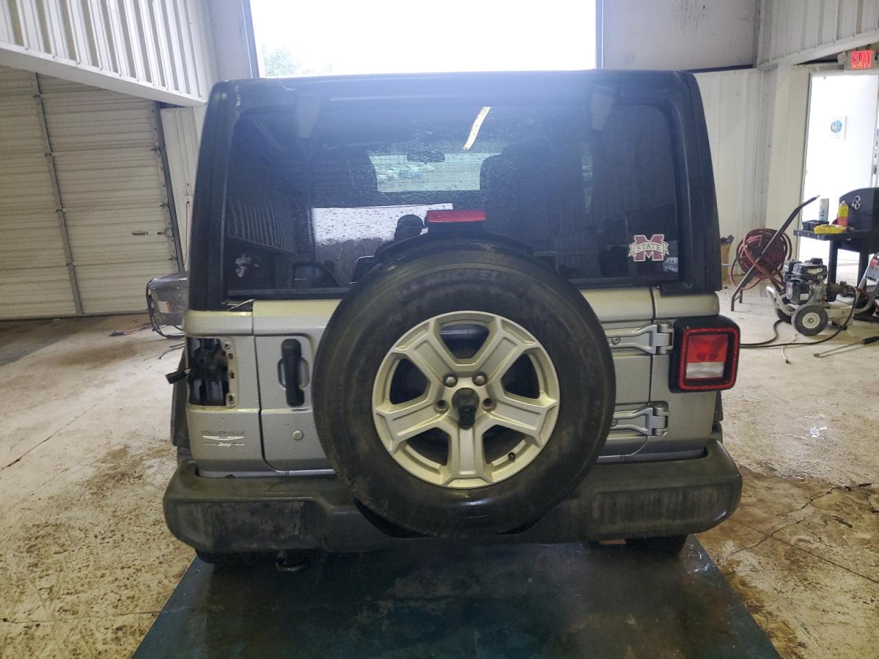 2019 Jeep Wrangler - Image 6