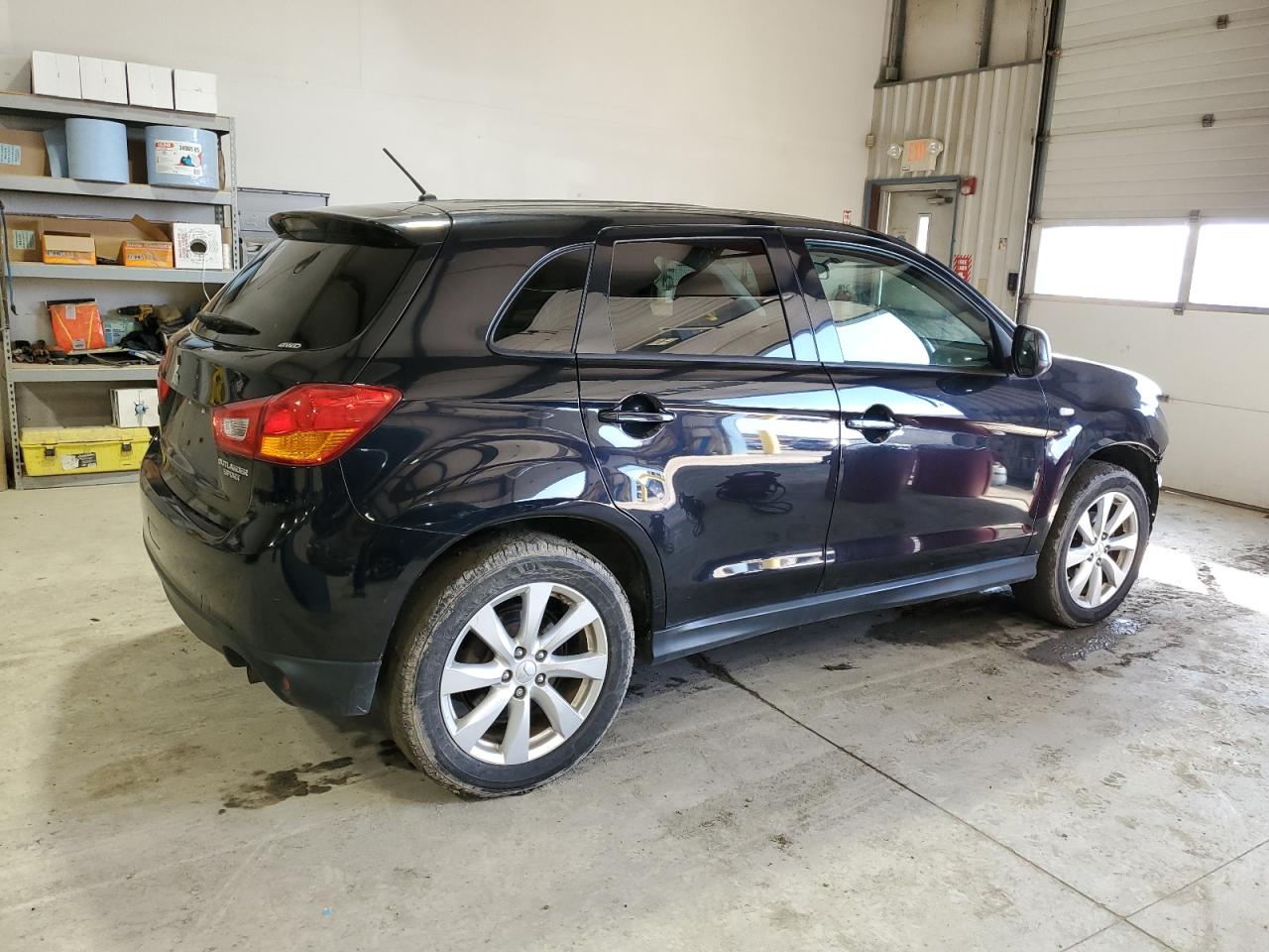 2015 Mitsubishi Outlander - Image 3