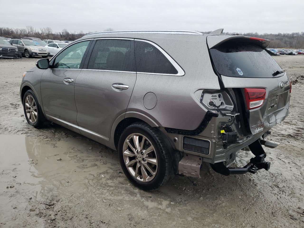 2016 Kia Sorento - Image 2