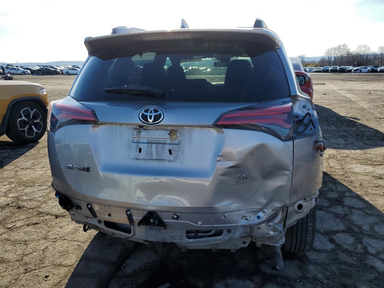 2017 Toyota RAV 4 - Image 6