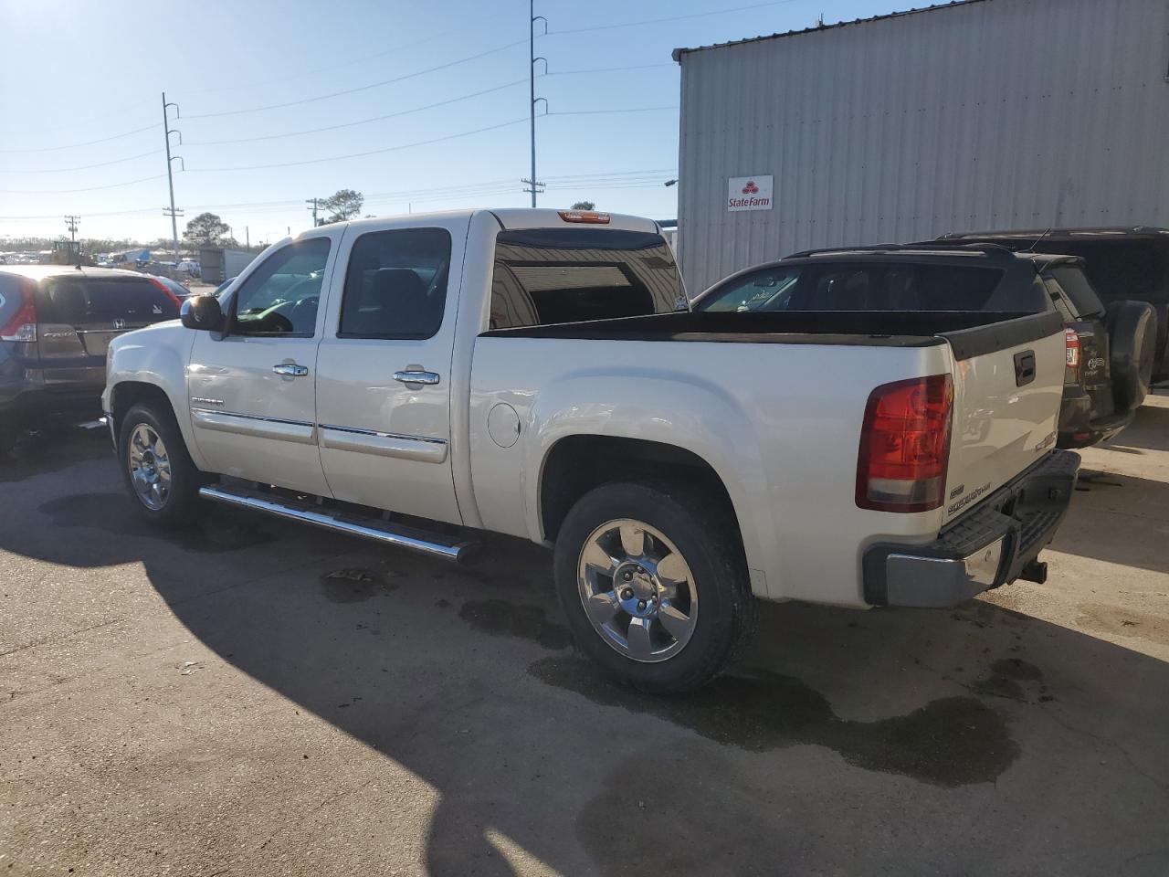 2010 GMC Sierra - Image 2