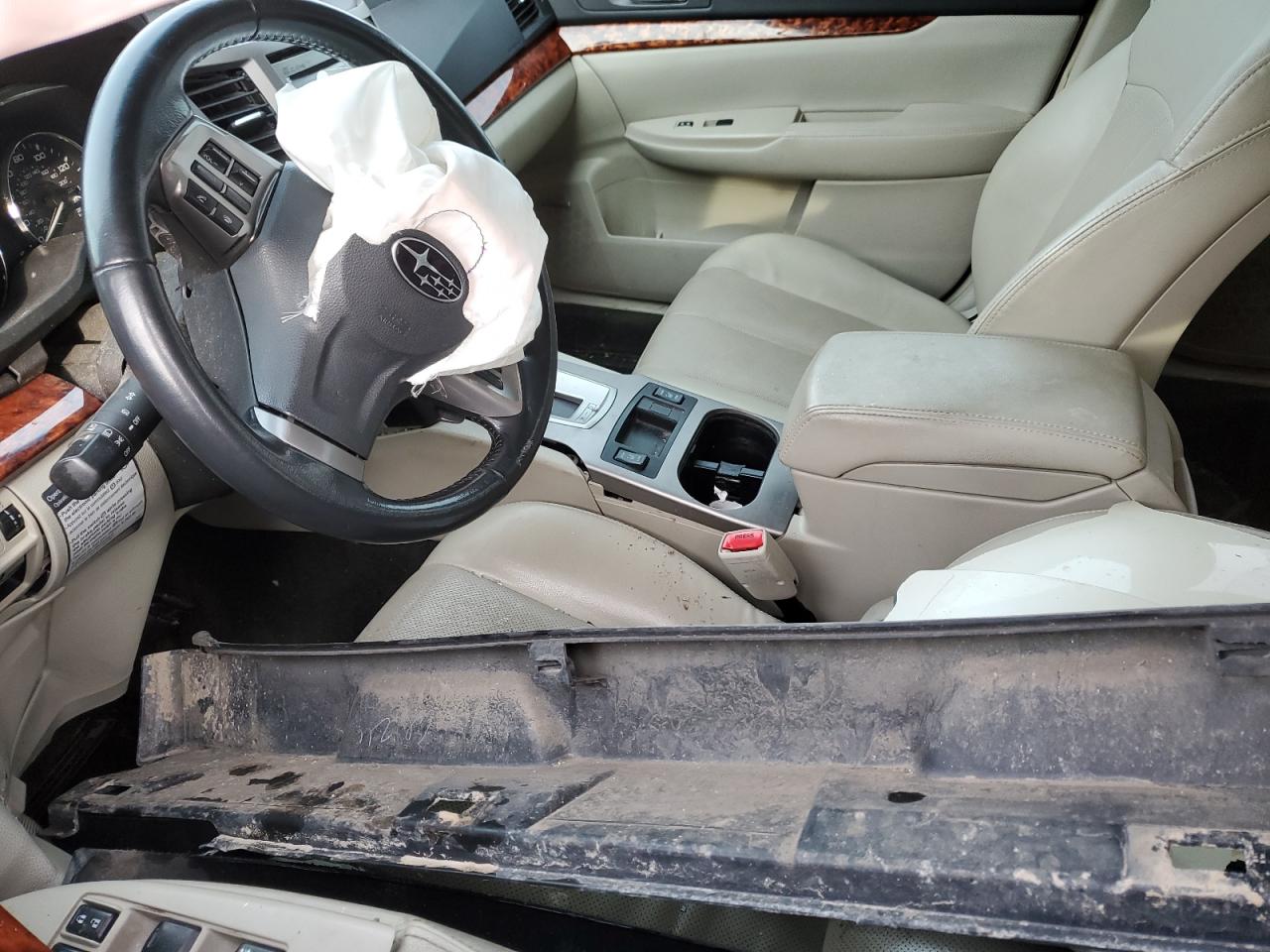 2012 Subaru Outback - Image 8