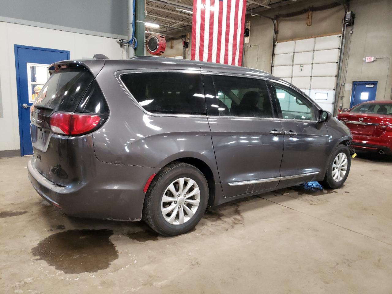 2017 Chrysler Pacifica - Image 3