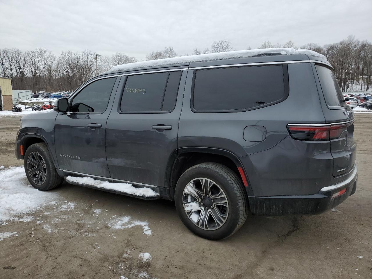 2022 Jeep Grand Wagoneer - Image 2
