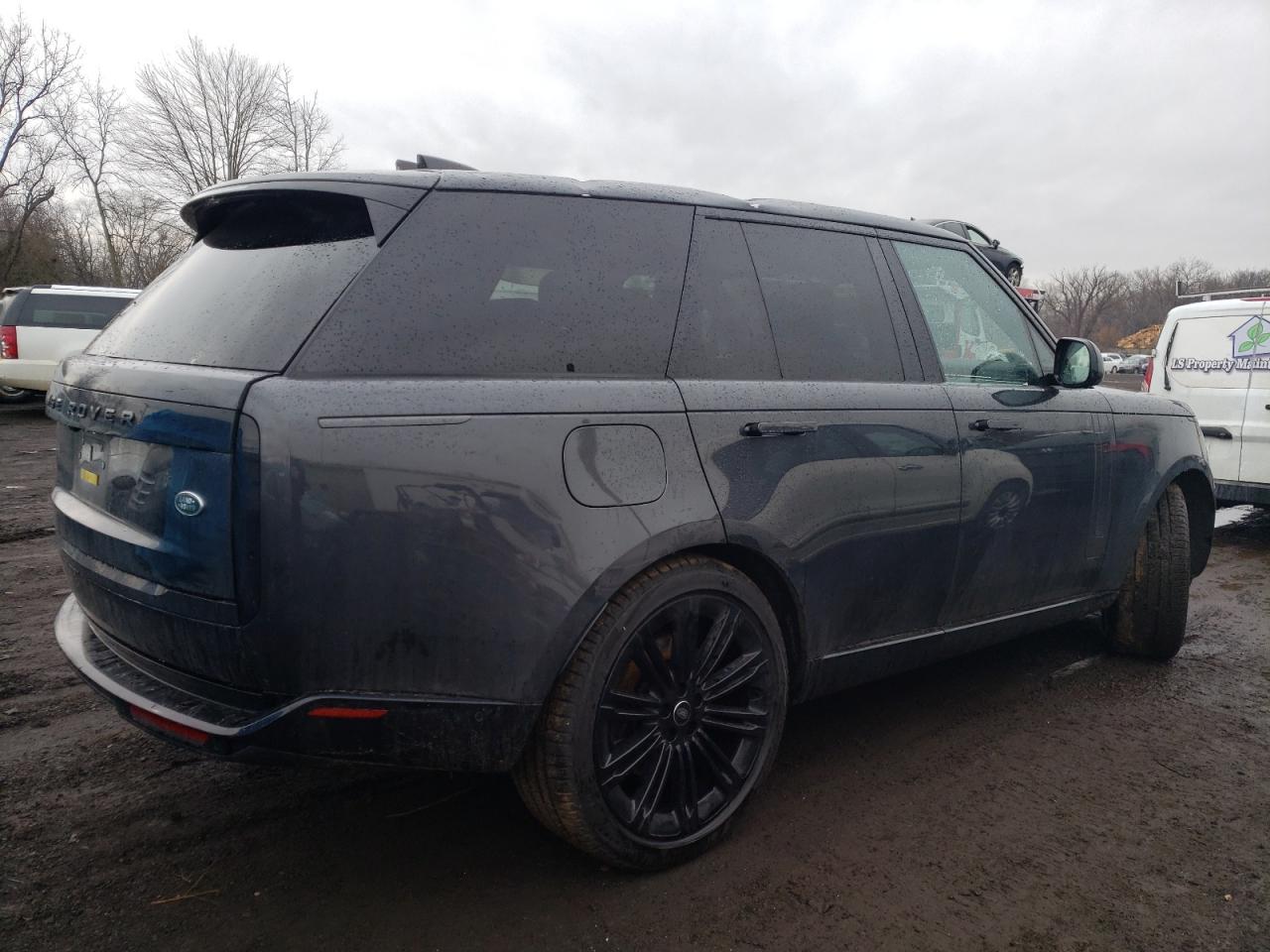 2023 Land Rover Range Rover - Image 3