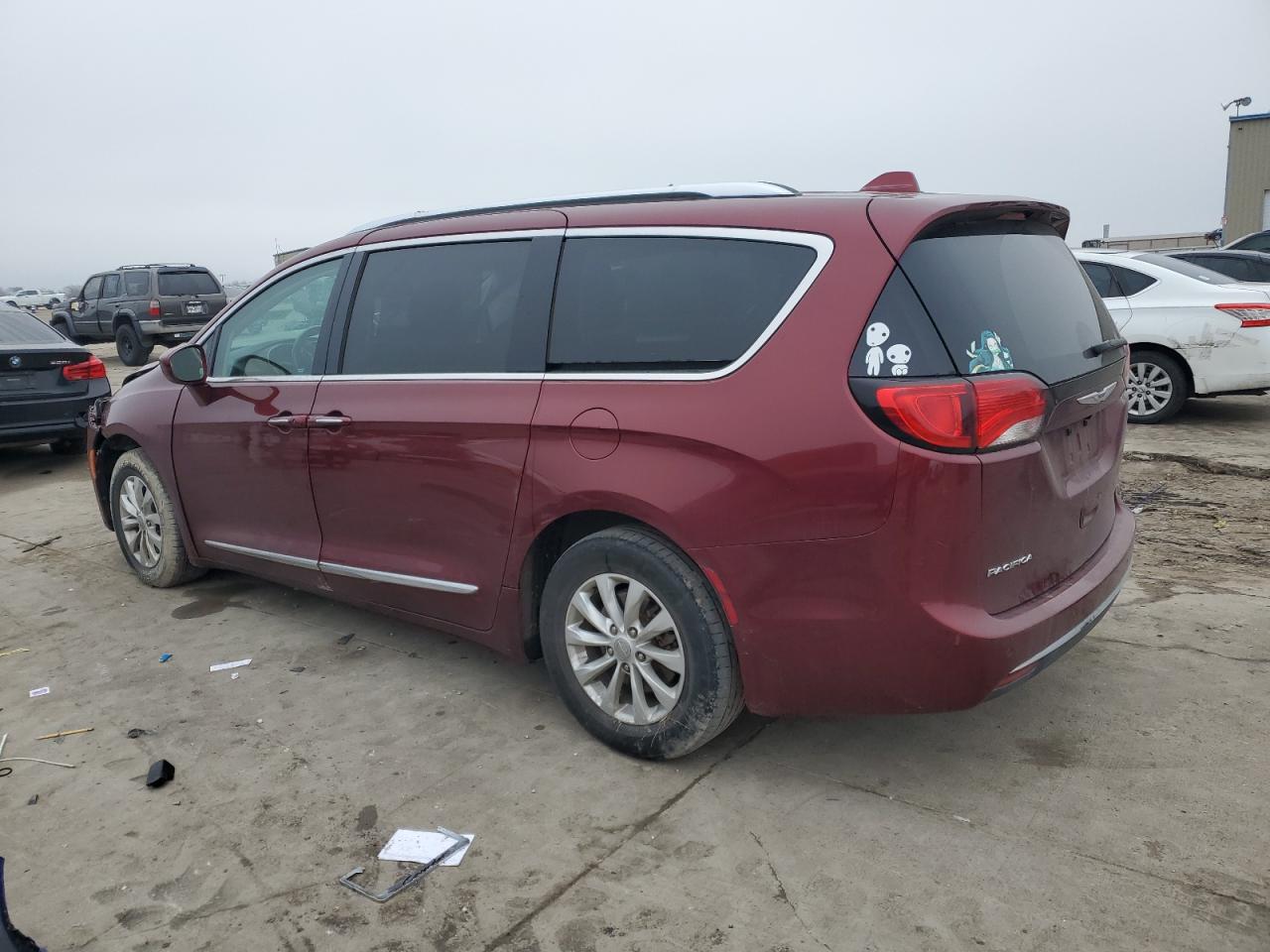 2019 Chrysler Pacifica - Image 2