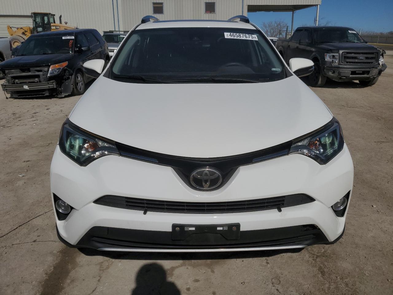 2018 Toyota RAV 4 - Image 5