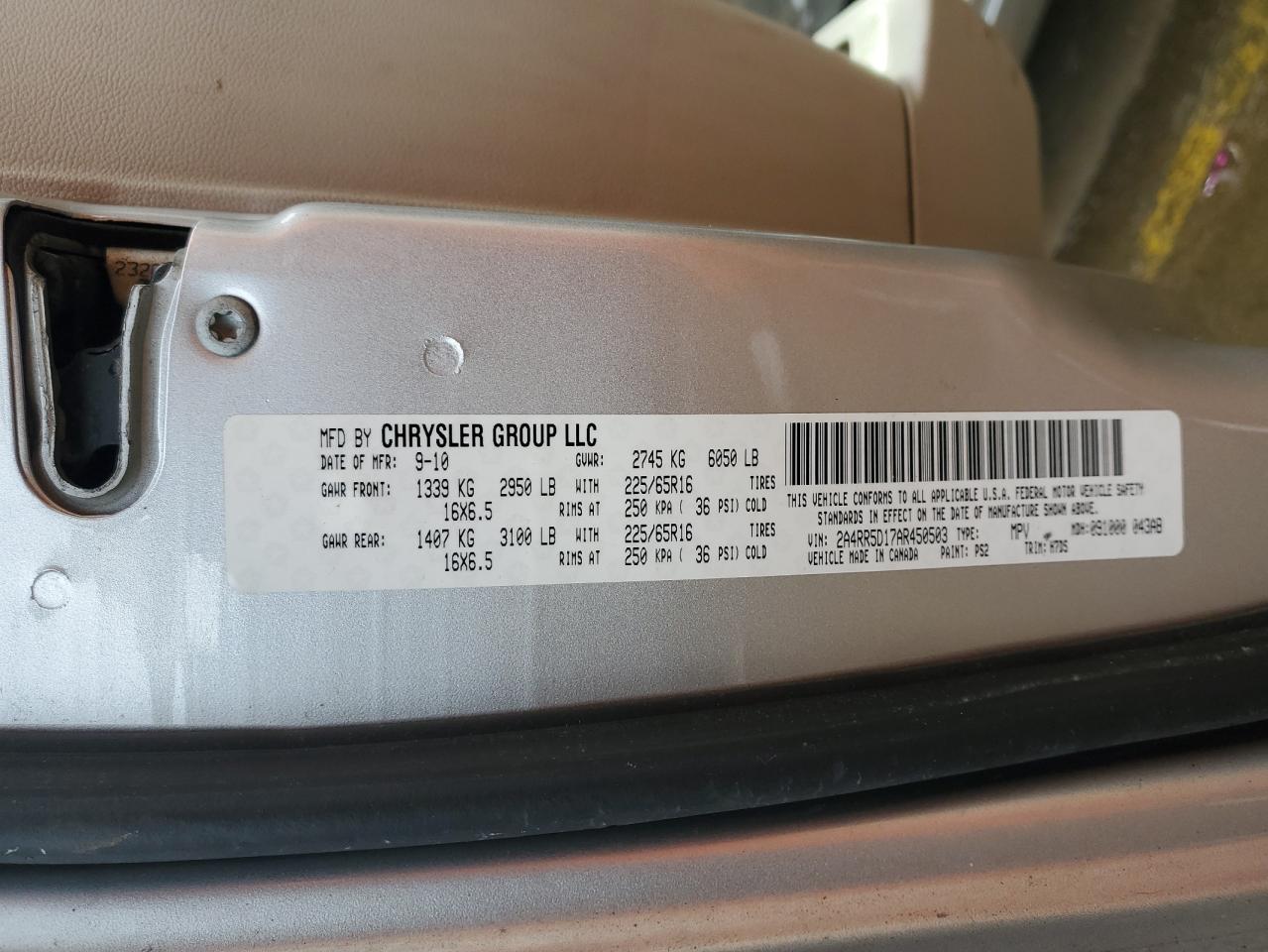 2010 Chrysler Town & Country - Image 15