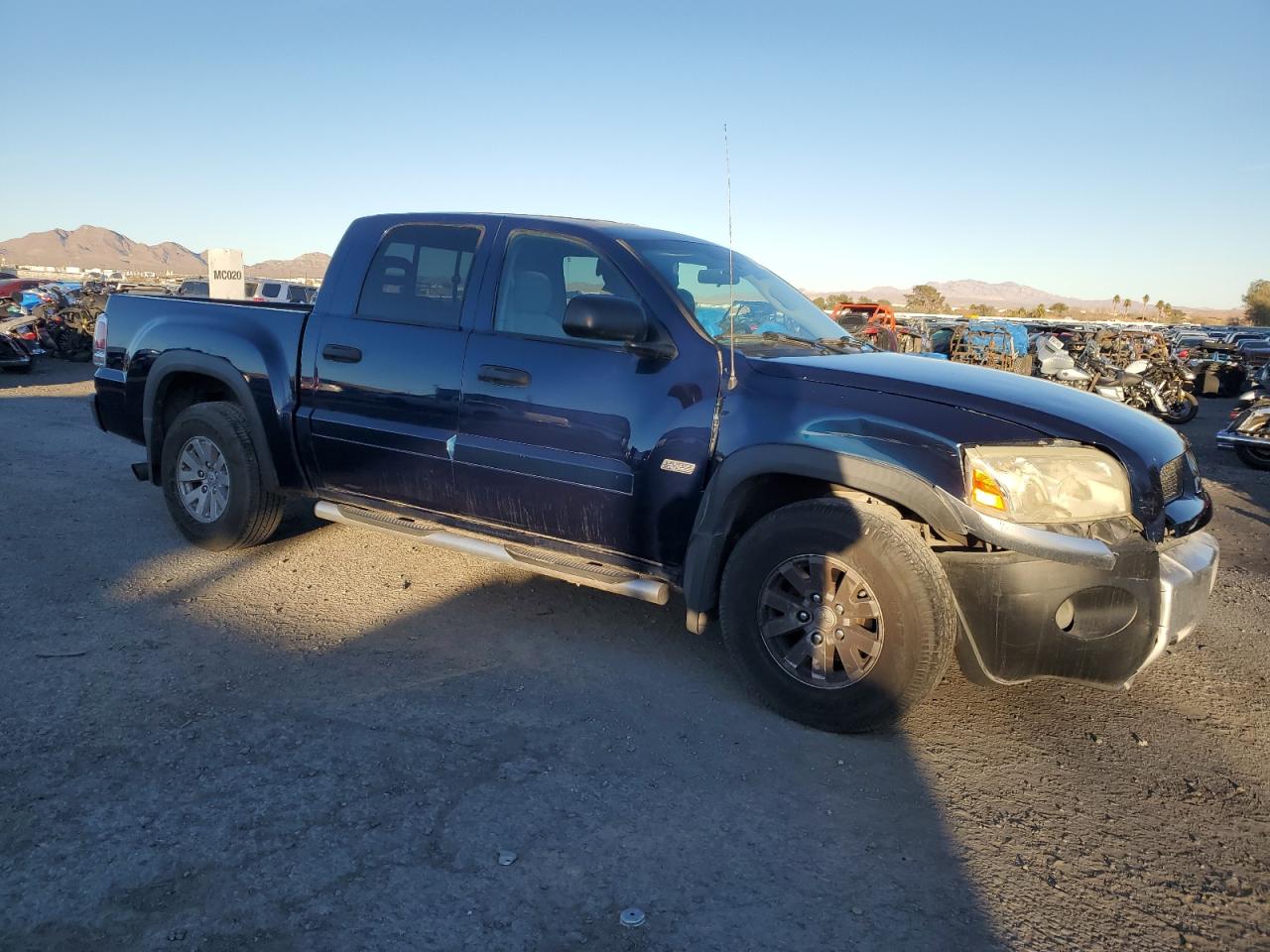 2006 Mitsubishi Raider - Image 4