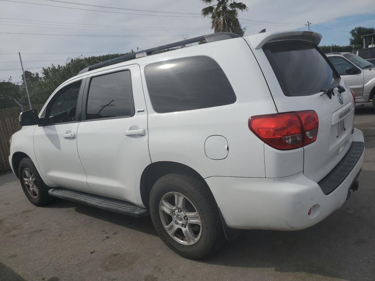 2017 Toyota Sequoia - Image 2