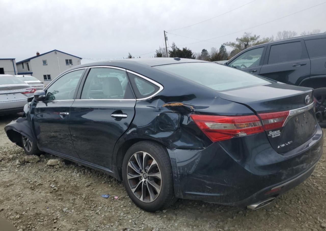 2016 Toyota Avalon - Image 2
