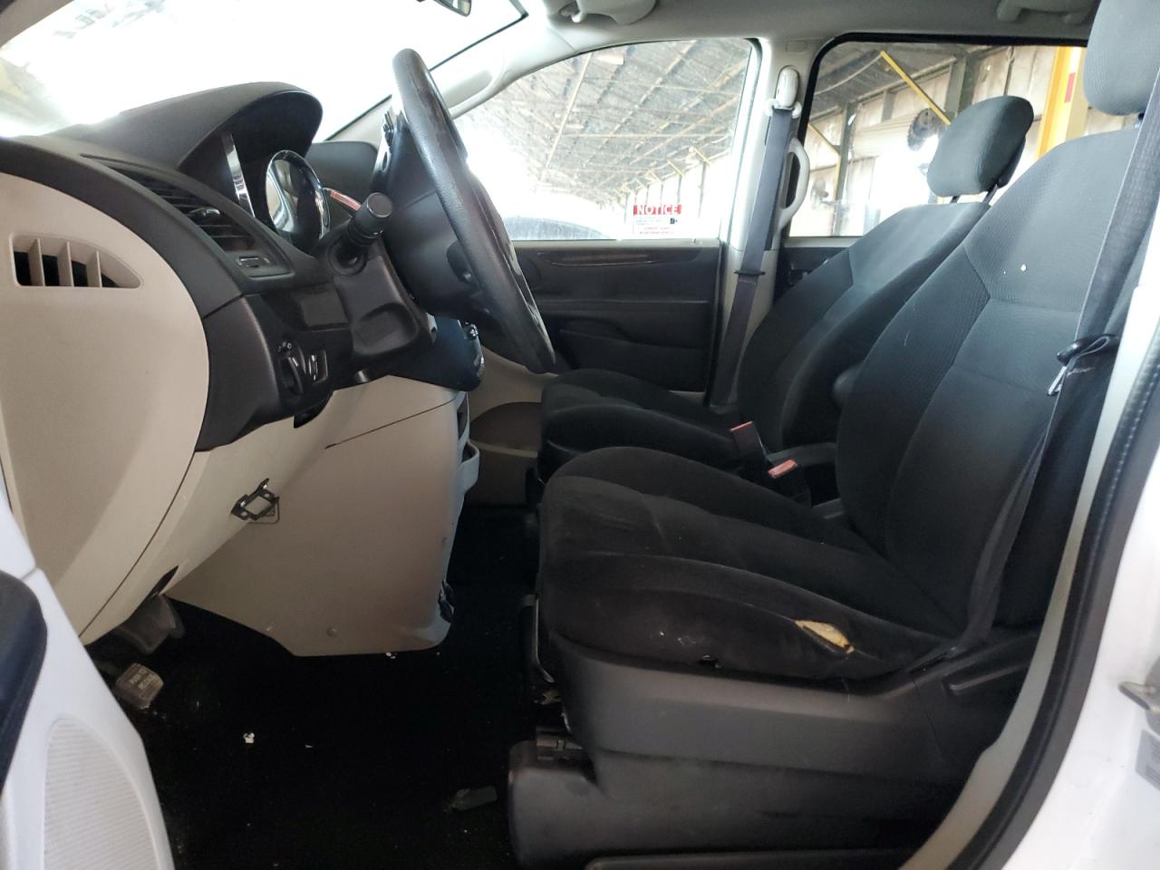 2017 Dodge Caravan - Image 7