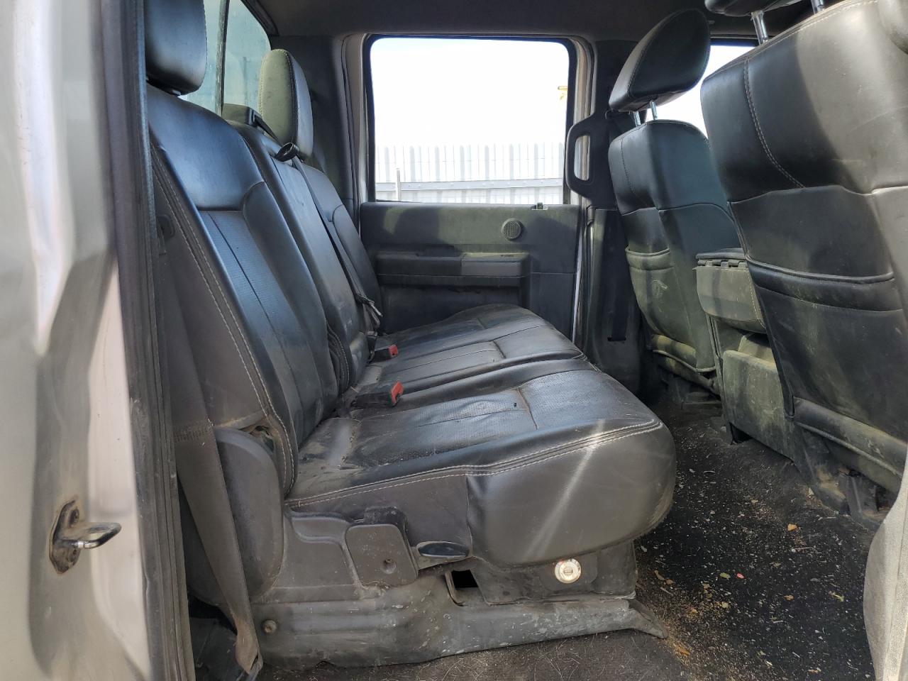 2011 Ford F350 - Image 11
