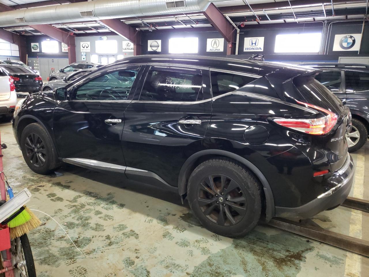 2017 Nissan Murano - Image 2