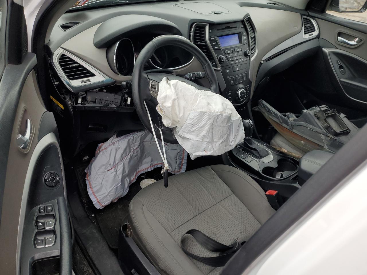 2013 Hyundai Santa Fe - Image 8