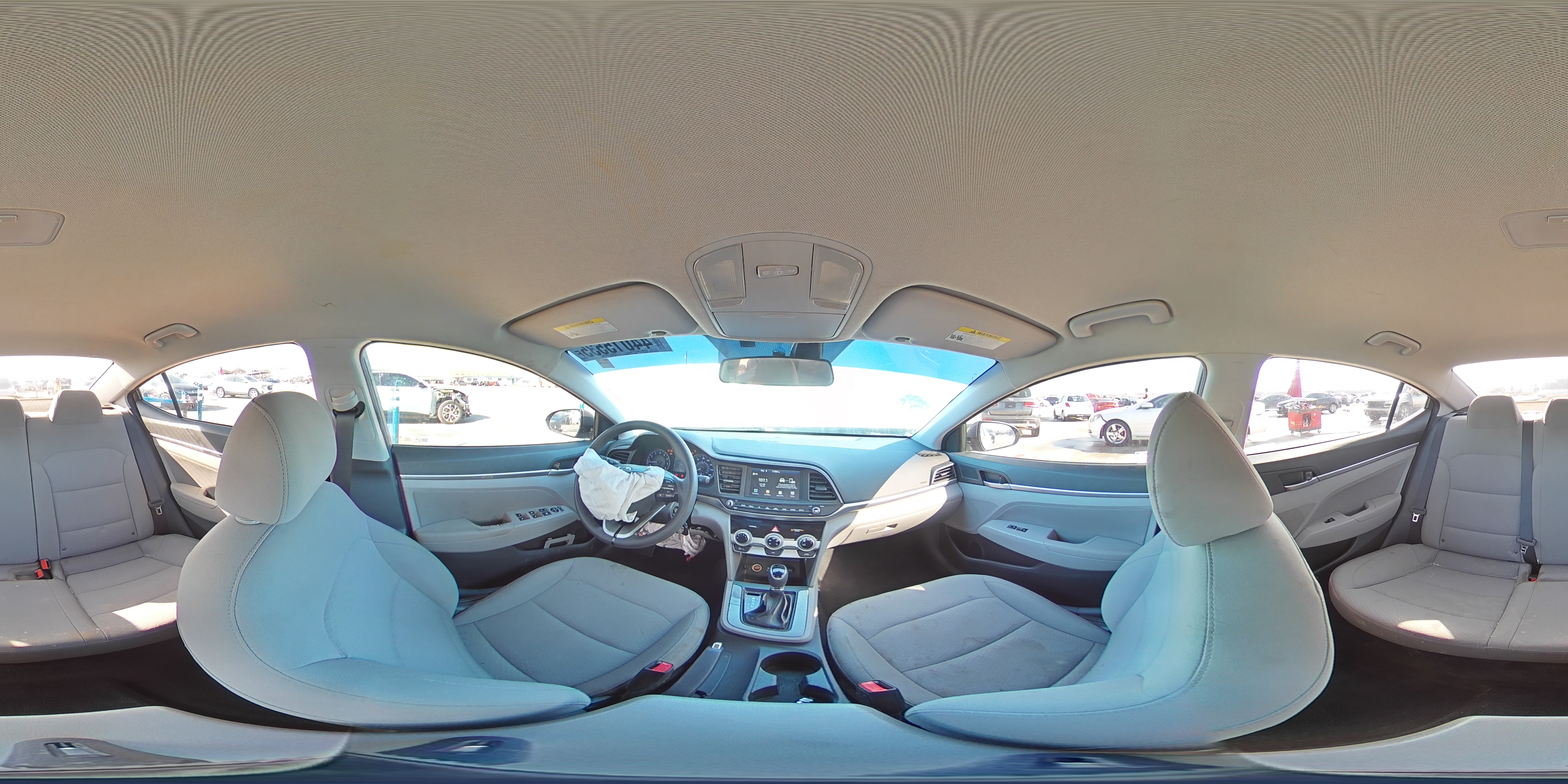 2019 Hyundai Elantra - Image 15