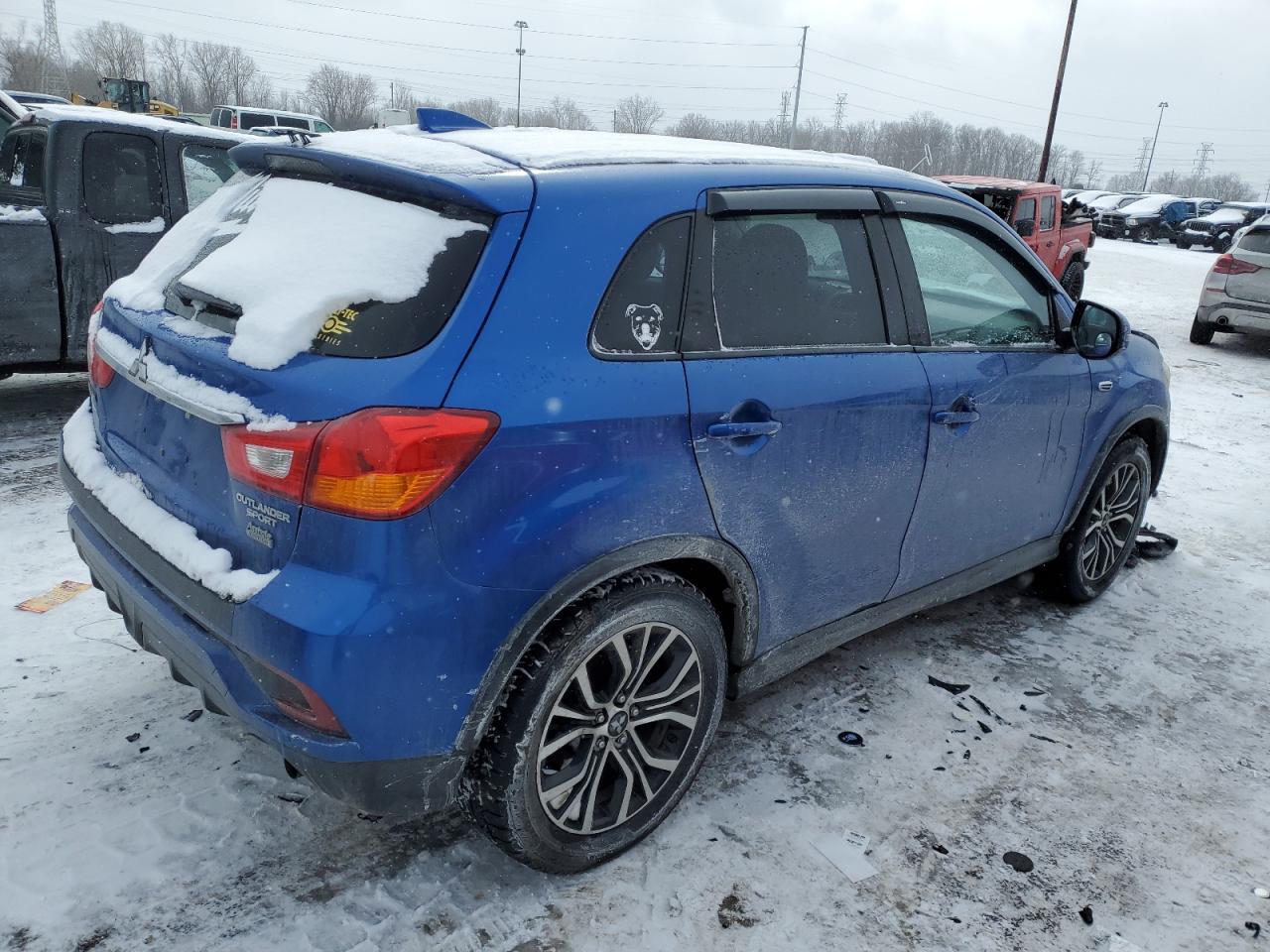 2019 Mitsubishi Outlander - Image 3