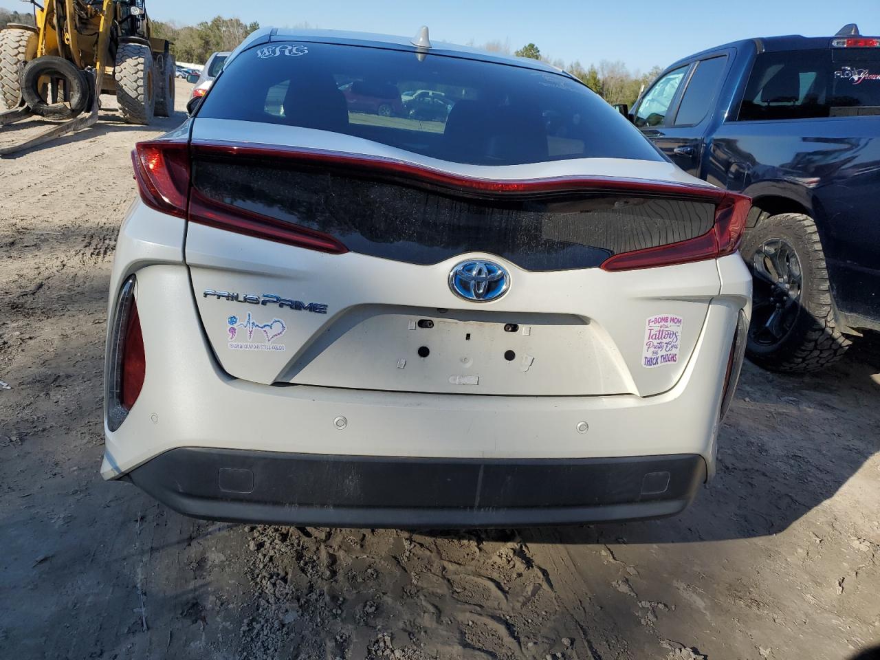 2017 Toyota Prius - Image 6