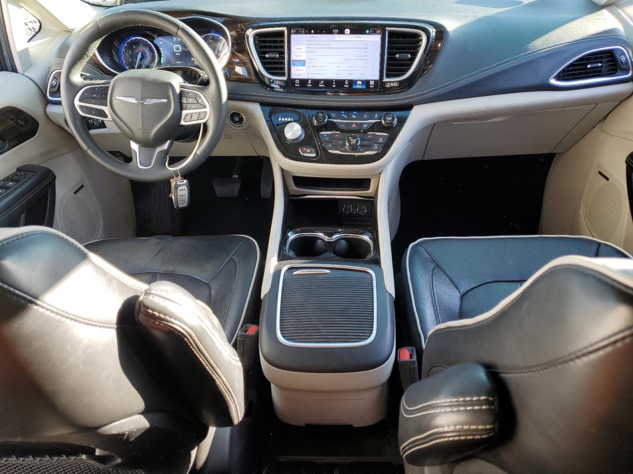 2022 Chrysler Pacifica - Image 8