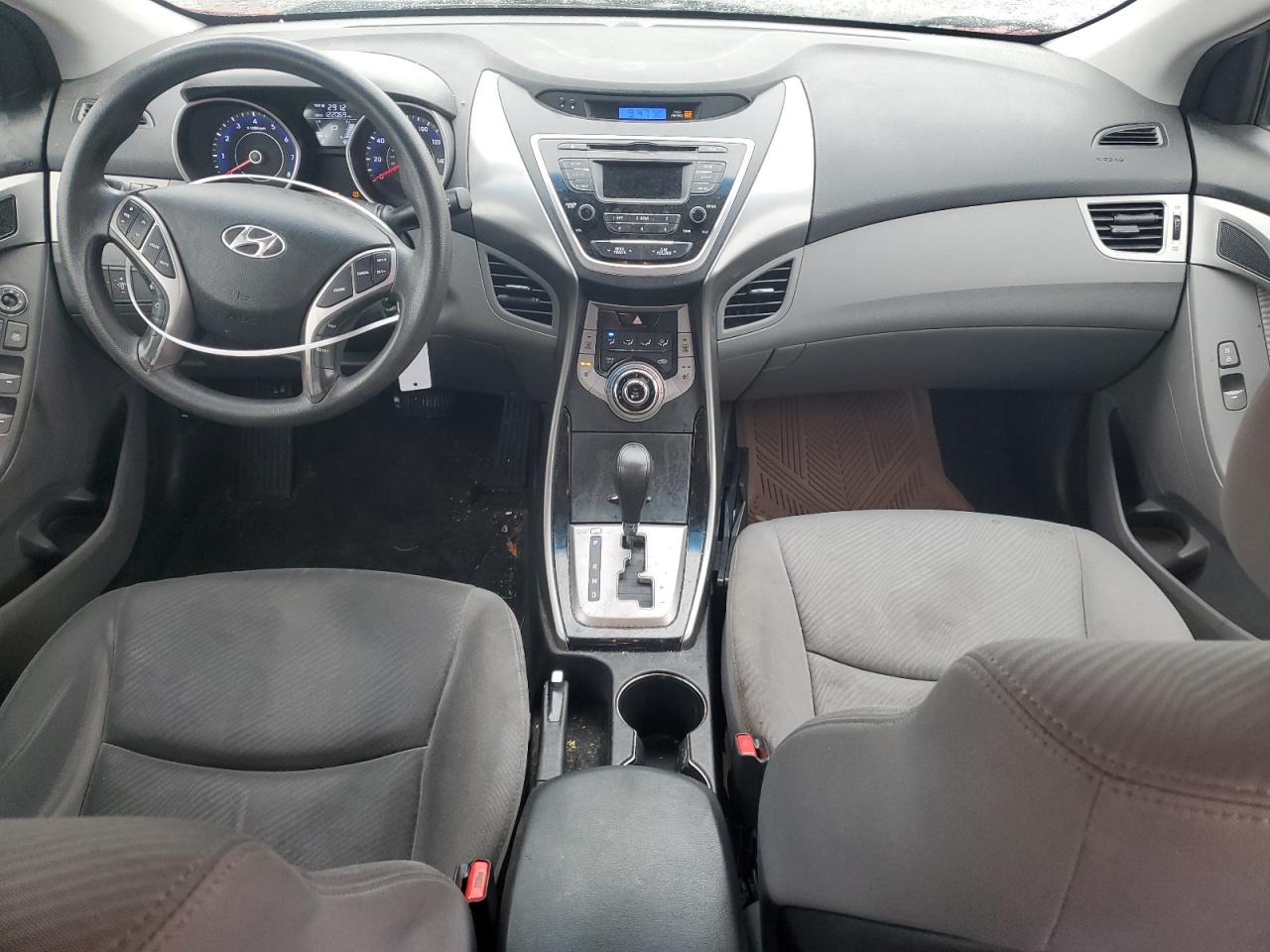 2013 Hyundai Elantra - Image 8