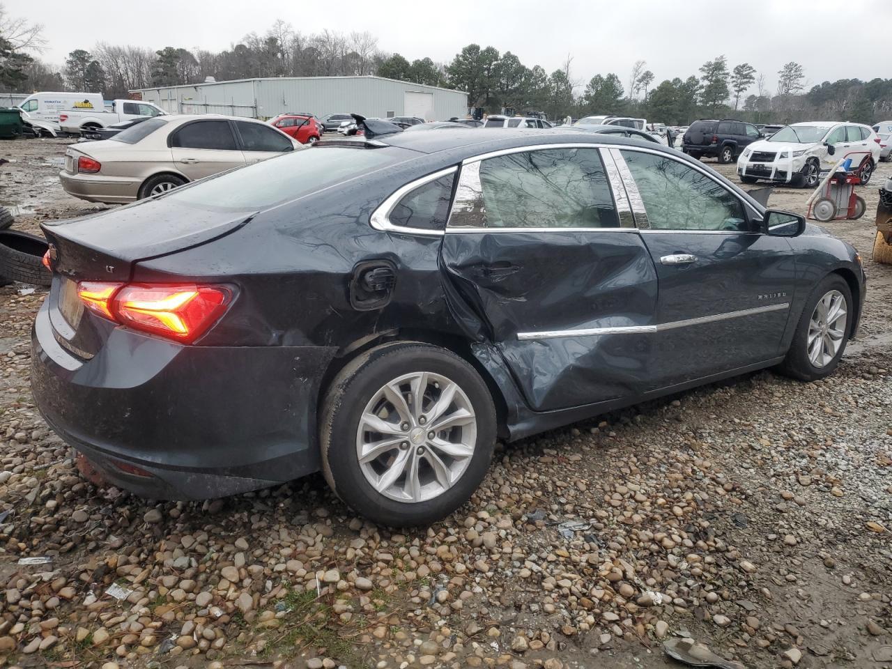 2019 Chevrolet Malibu - Image 3