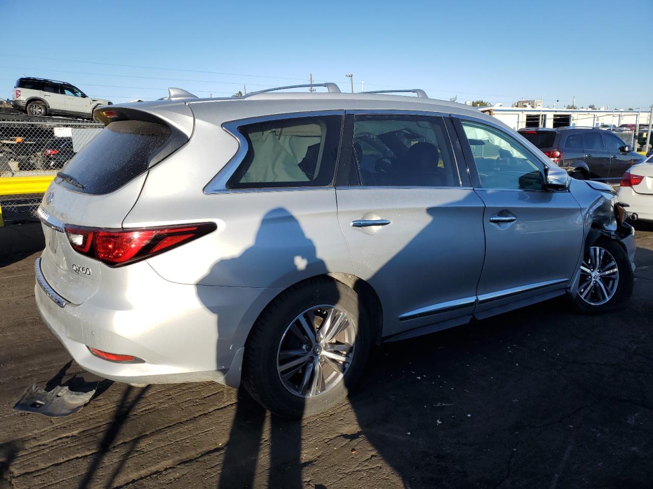 2019 Infiniti QX60 - Image 3
