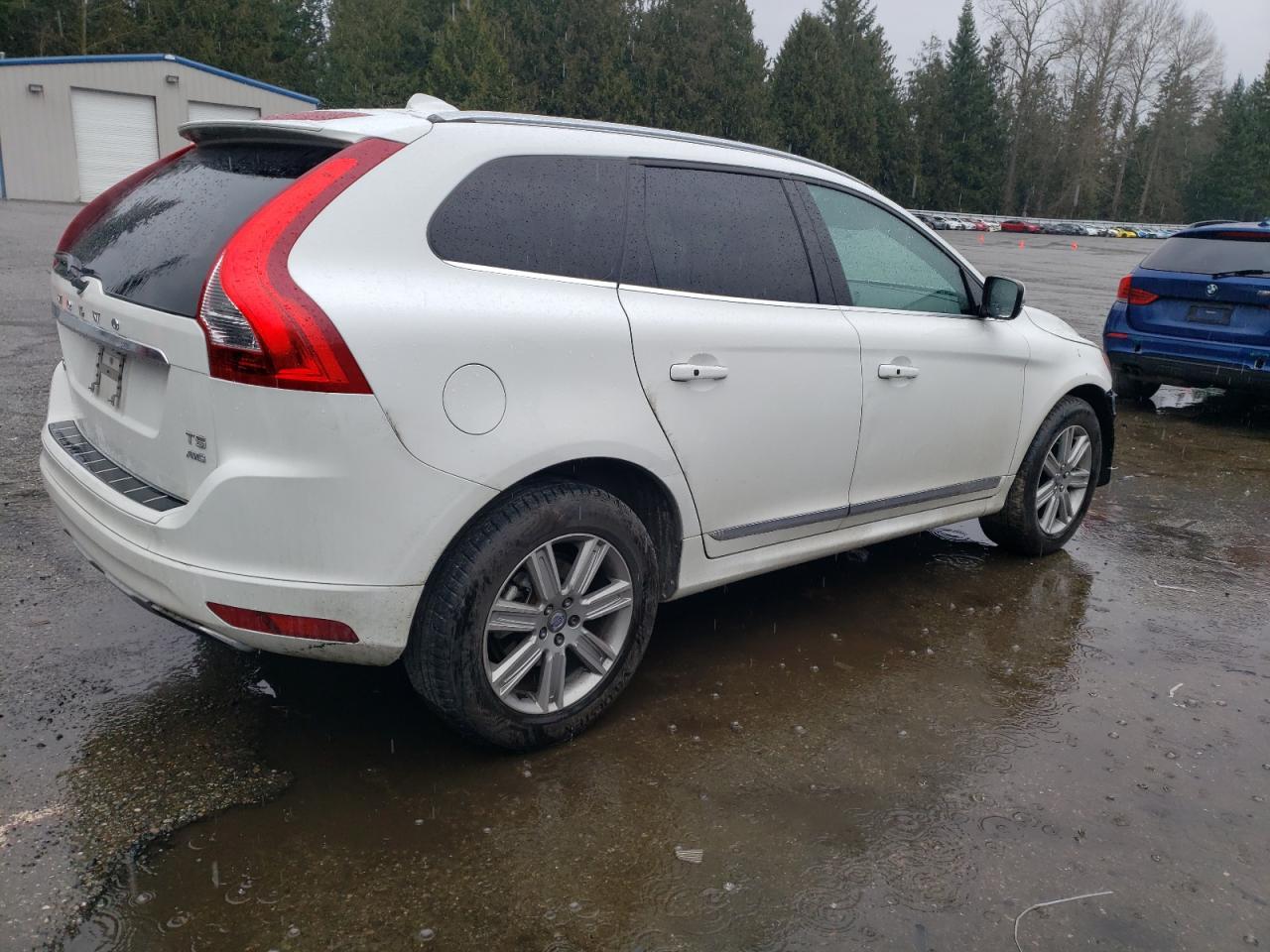 2016 Volvo XC60 - Image 3