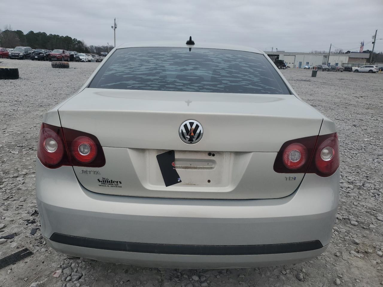 2010 Volkswagen Jetta - Image 6