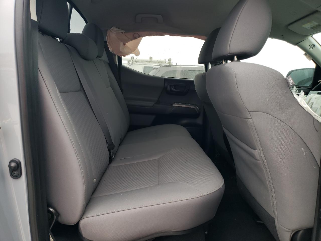 2020 Toyota Tacoma - Image 10