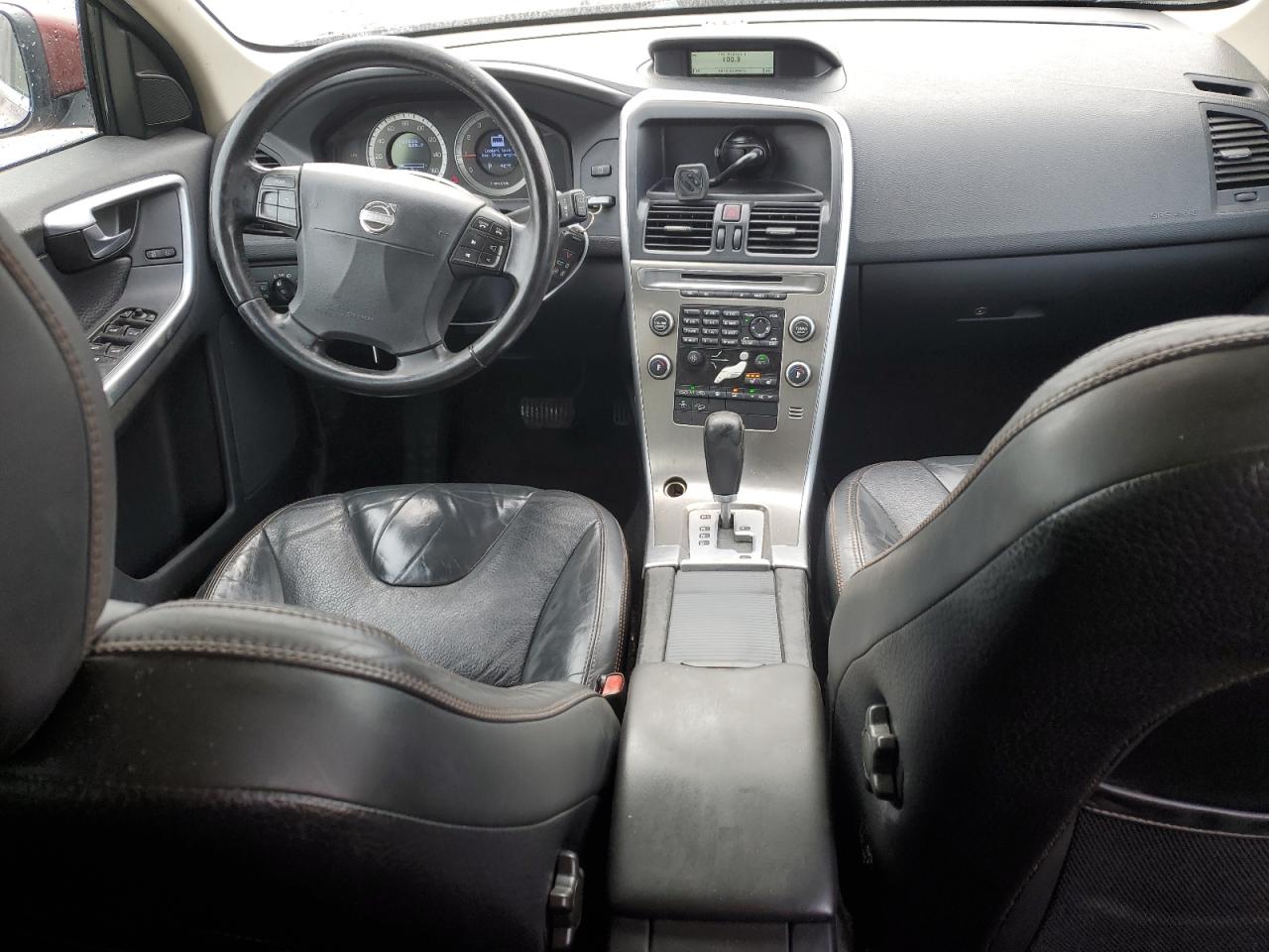 2010 Volvo XC60 - Image 8
