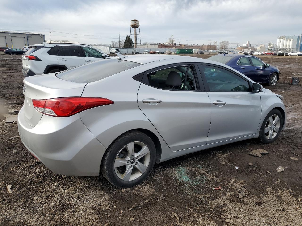 2013 Hyundai Elantra - Image 3